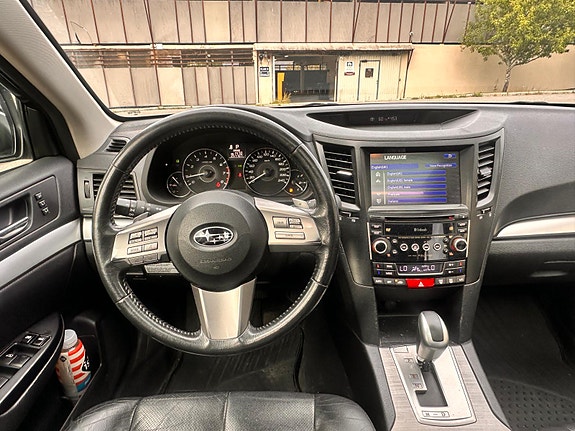 Subaru Legacy 18 of 29