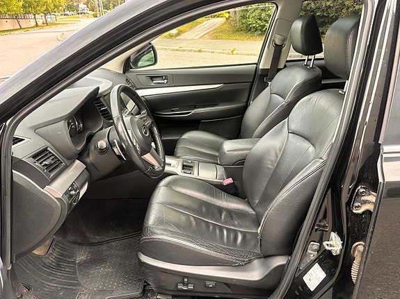 Subaru Legacy 15 of 29