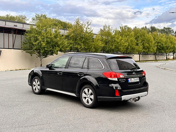 Subaru Legacy 2 of 29