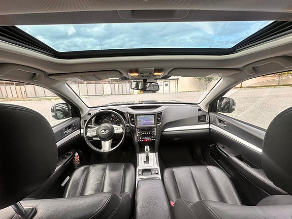 Subaru Legacy 17 of 29