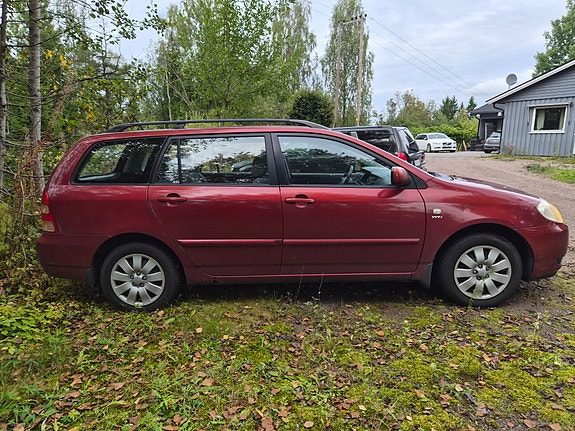 Toyota Corolla 4 of 19