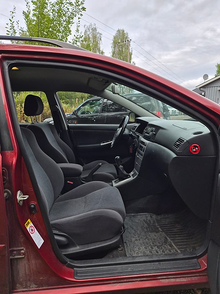Toyota Corolla 9 of 19