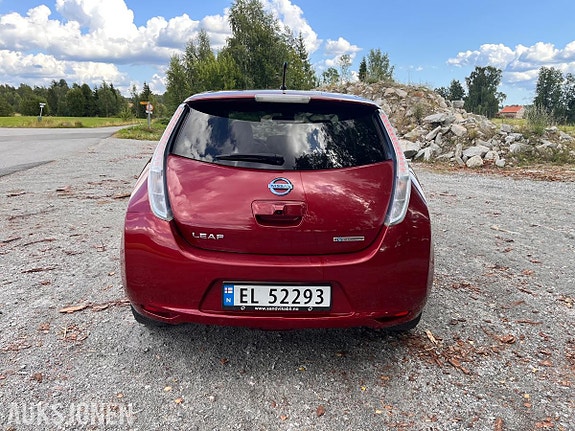 Nissan Leaf 5 of 15