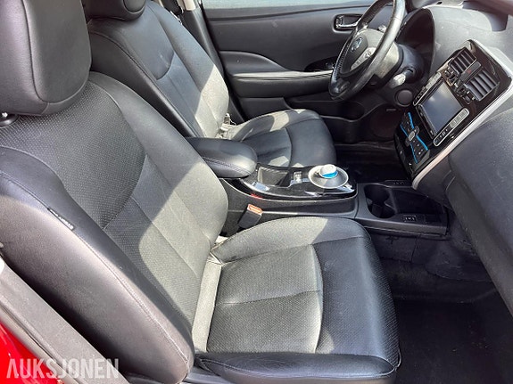Nissan Leaf 10 of 15