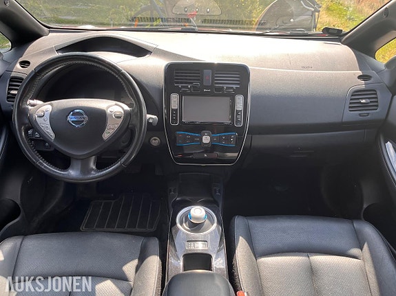 Nissan Leaf 8 of 15