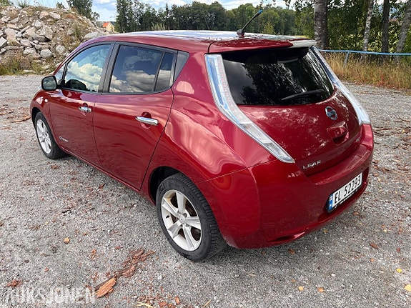 Nissan Leaf 4 of 15
