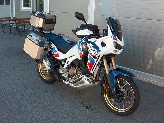 Honda CRF 1100L Africa Twin Adventure Sports 2 of 4