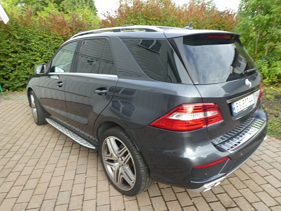Mercedes-Benz ML250 5 of 10