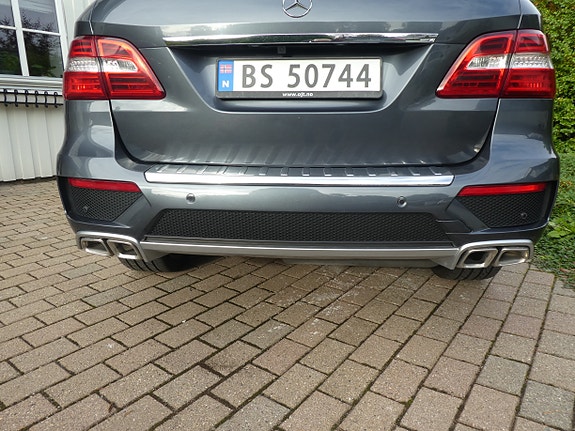Mercedes-Benz ML250 8 of 10