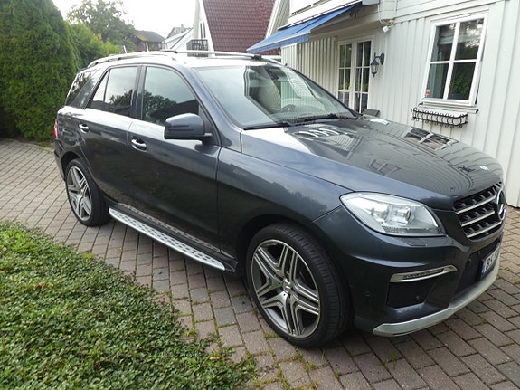 Mercedes-Benz ML250 3 of 10