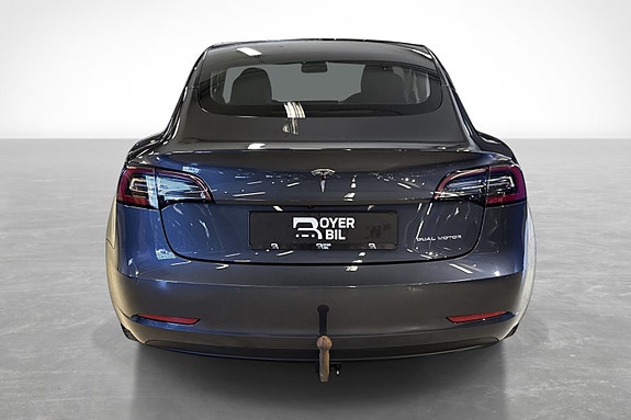 Tesla Model 3 7 of 29