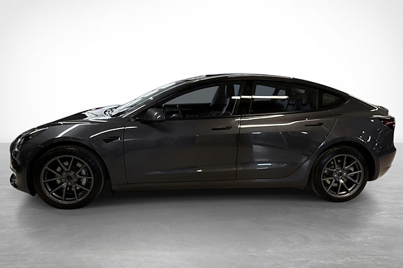 Tesla Model 3 9 of 29