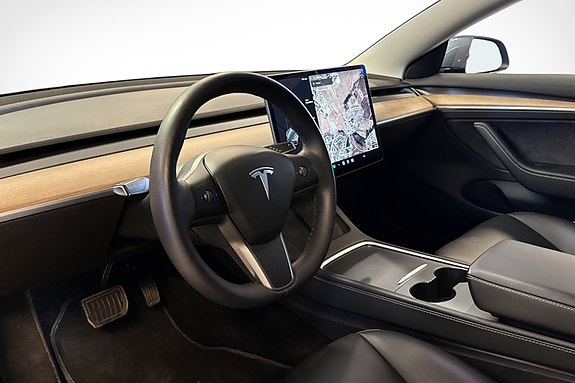 Tesla Model 3 13 of 29