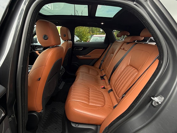 Jaguar F-PACE 20 of 26
