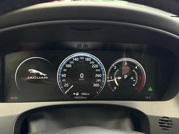 Jaguar F-PACE 14 of 26