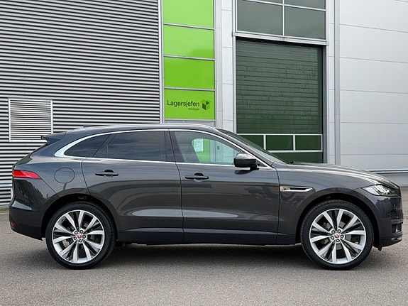 Jaguar F-PACE 4 of 26