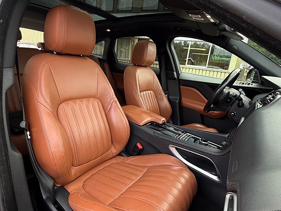 Jaguar F-PACE 24 of 26