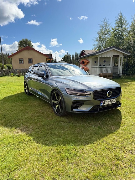 Volvo V60 2 of 14