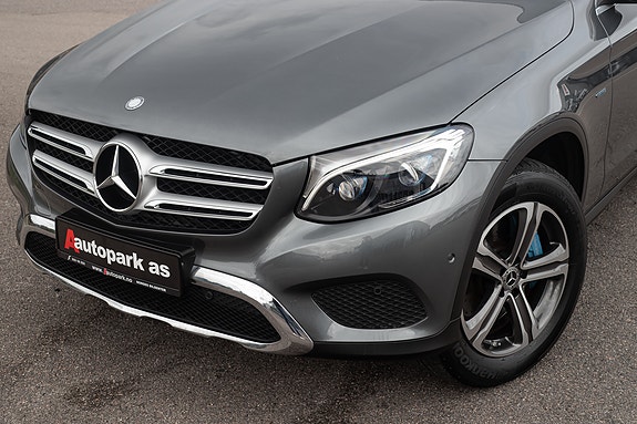 Mercedes-Benz GLC350 e 13 of 30