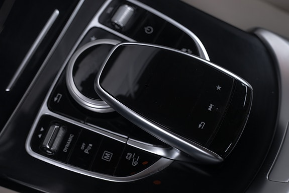 Mercedes-Benz GLC350 e 28 of 30