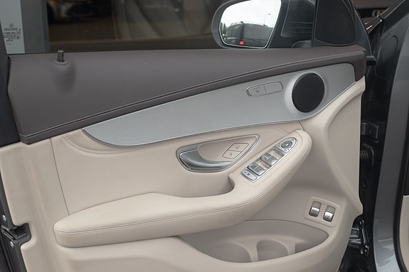 Mercedes-Benz GLC350 e 15 of 30