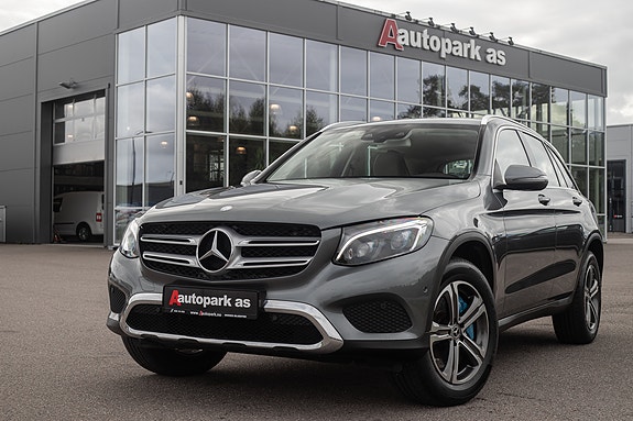 Mercedes-Benz GLC350 e 3 of 30