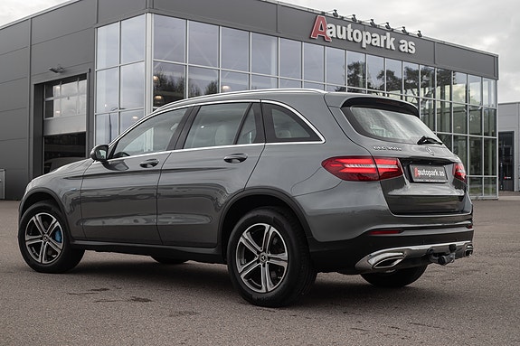 Mercedes-Benz GLC350 e 5 of 30