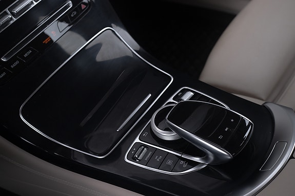 Mercedes-Benz GLC350 e 27 of 30