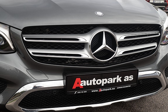Mercedes-Benz GLC350 e 14 of 30