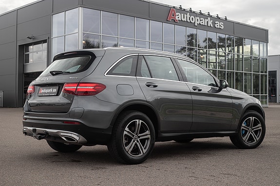 Mercedes-Benz GLC350 e 7 of 30