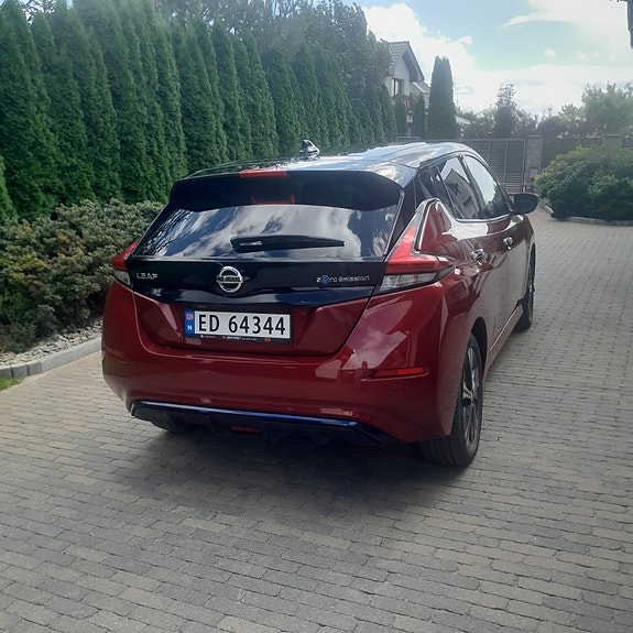 Nissan Leaf 3 of 10