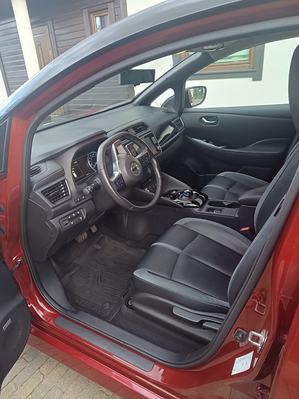 Nissan Leaf 8 of 10
