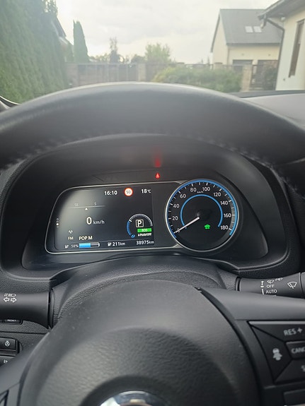 Nissan Leaf 7 of 10