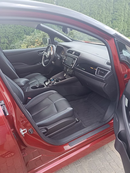 Nissan Leaf 5 of 10
