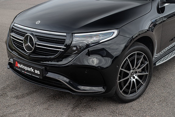 Mercedes-Benz EQC400 13 of 30