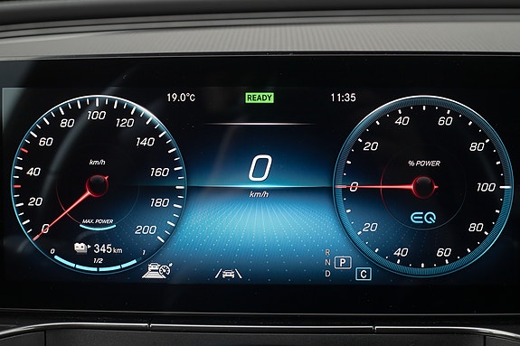 Mercedes-Benz EQC400 18 of 30