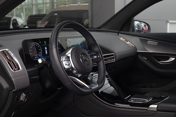 Mercedes-Benz EQC400 15 of 30
