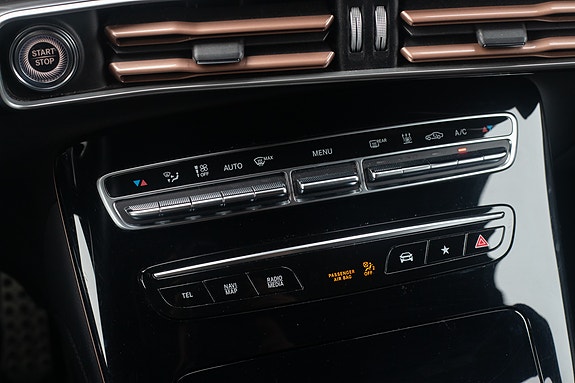Mercedes-Benz EQC400 19 of 30
