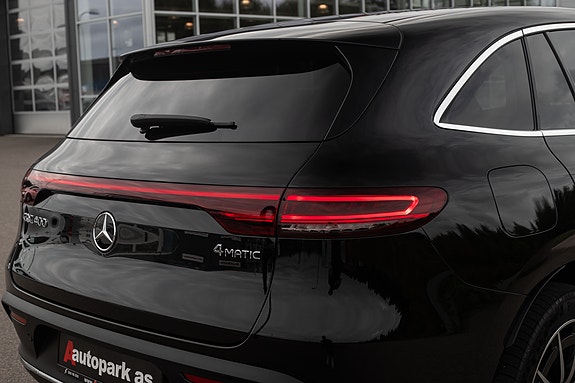 Mercedes-Benz EQC400 9 of 30