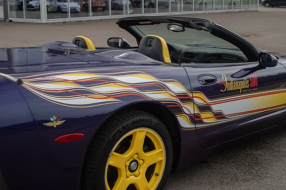 Chevrolet Corvette 10 of 30