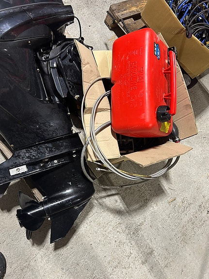 Mercury 40 hk FourStroke EFI – Power Trim & Tilt 2 of 3