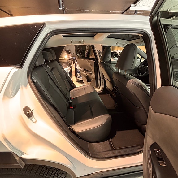 Lexus RZ450e 21 of 25