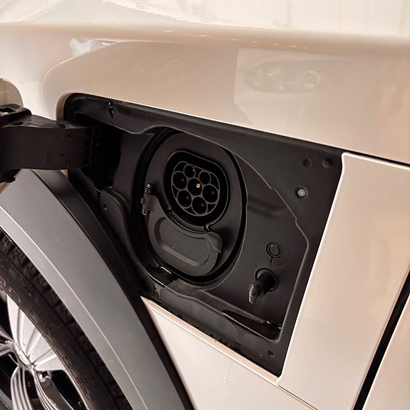 Lexus RZ450e 23 of 25