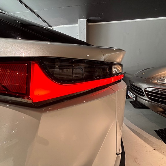 Lexus RZ450e 22 of 25