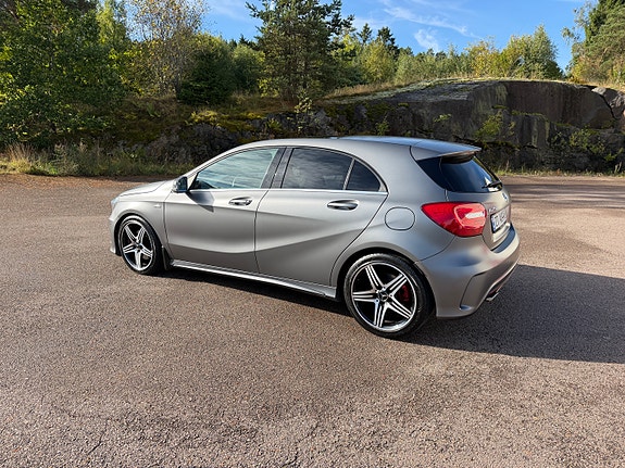 Mercedes-Benz A250 4 of 30