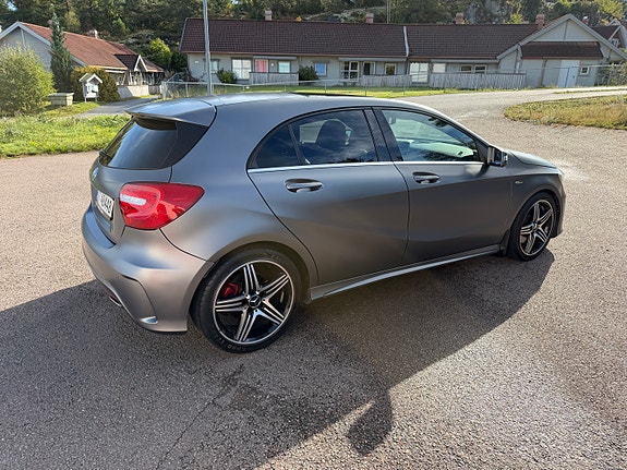 Mercedes-Benz A250 7 of 30