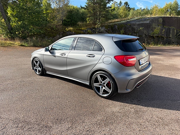 Mercedes-Benz A250 5 of 30