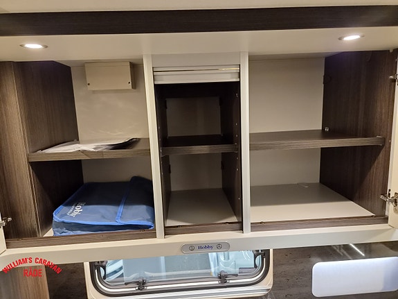 Hobby Prestige 720 WQC| Queensbed | Separat dusj | Stor rundsitter 23 of 25