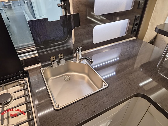 Hobby Prestige 720 WQC| Queensbed | Separat dusj | Stor rundsitter 19 of 25