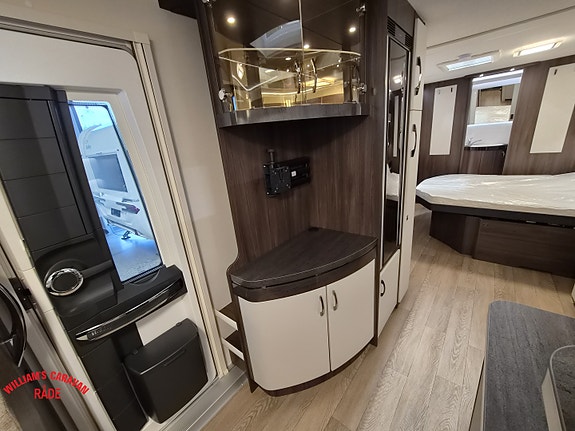 Hobby Prestige 720 WQC| Queensbed | Separat dusj | Stor rundsitter 8 of 25
